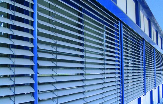 Brise-soleil orientable en plus de 100 couleurs | Solotec- produit présenté par GRIESSER