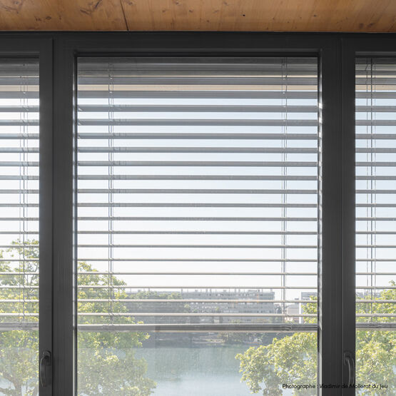  Brise-soleil orientable historique de Griesser | Solomatic  - Brise-soleil à lames orientables