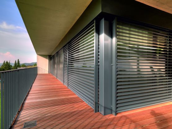  Brise-soleil orientables tout métal à fermeture sécurisée | GM20 - SCHENKER STORES