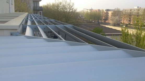 Brise soleil séparatif de balcon en aluminium | Brise Soleil Gamme Brisal - produit présenté par GIFETAL ALUMINIUM