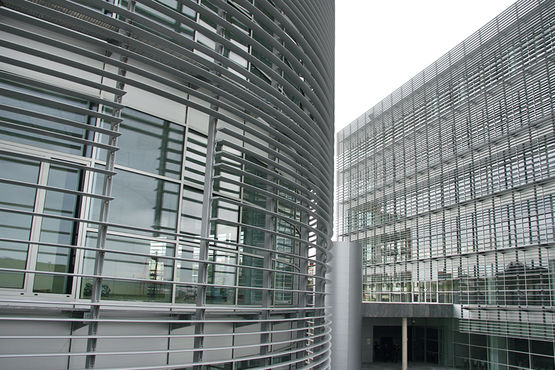 Brise-vues et brise-soleils à lames fixes | TAMILUZ - produit présenté par TAMILUZ