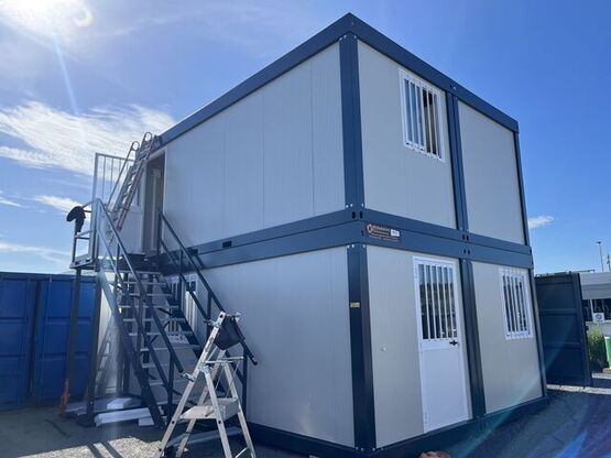 Bungalows modulaires superposables - Bungalows et bâtiments préfabriqués