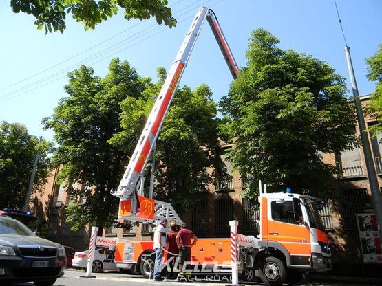  Camion de pompier alufiver avec grue de levage | Alufiver - KLAAS 