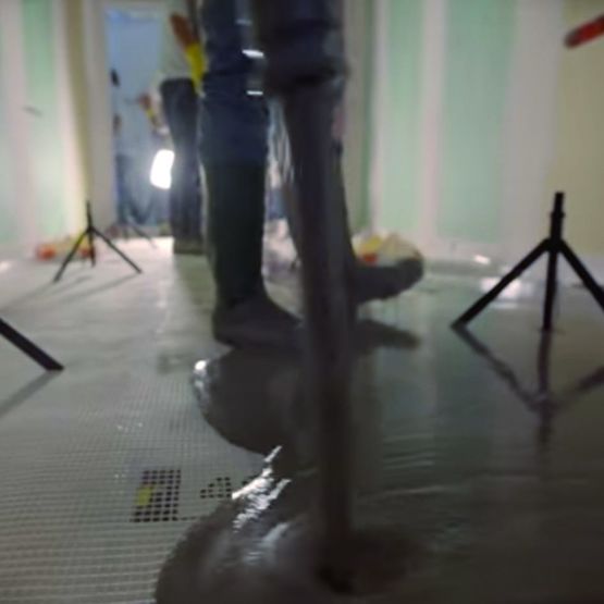  Camion pompe pour coulage de sols sur chantier jusqu&#039;à 200 m de distance | Weber Truck - Equipement mobile de chantier