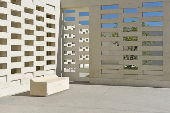 Canapé en pierre naturelle | SALON - produit présenté par PIERRE URBAINE 