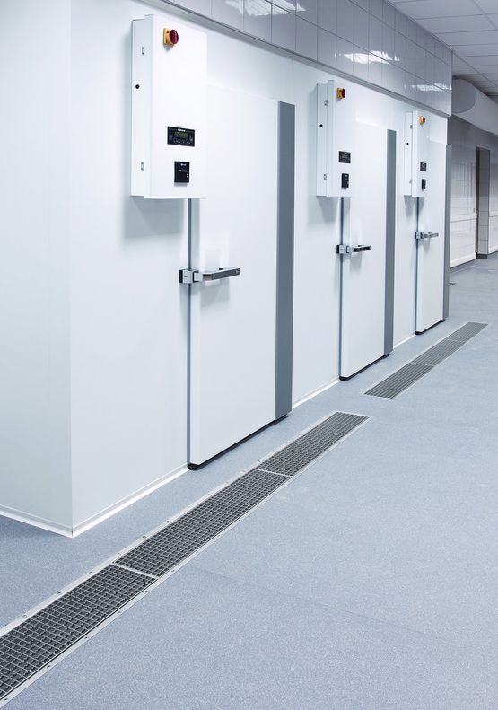  Caniveaux et siphons « CANOX » pour cuisine | BLÜCHER®  - Siphon de sol