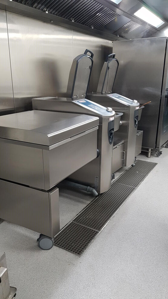  Caniveaux et siphons pour camping et resort | BLÜCHER®  - Caniveaux à grille fentes ou lames