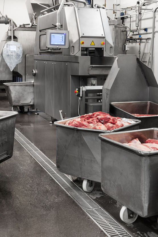 Caniveaux et siphons pour industrie agro-alimentaire, traiteur et abattoir | BLÜCHER® 