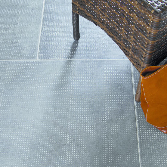 Carrelage en béton d&#039;aspect bouchardé | ROUVIÈRE COLLECTION  - ROUVIÈRE COLLECTION