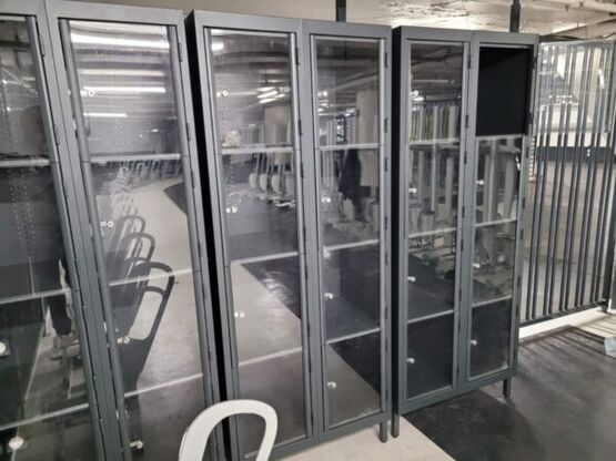 Casier porte transparente avec système anti-dégondable | HAKKEN MOBILITY - produit présenté par HAKKEN MOBILITY