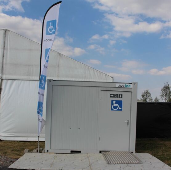  Cellule WC raccordable PSH avec lavabo et urinoir | WC LOC  - Sanitaires extérieurs