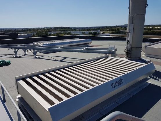 Châssis de ventilation naturelle et de désenfumage pour l&#039;industrie | Labyrinthe - produit présenté par KINGSPAN LIGHT + AIR