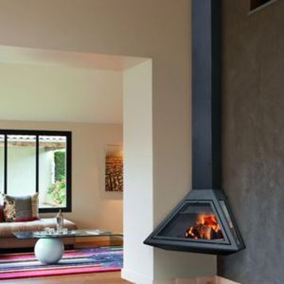  Cheminée d’angle suspendue à foyer fermé | Ibiza  - VYROSA