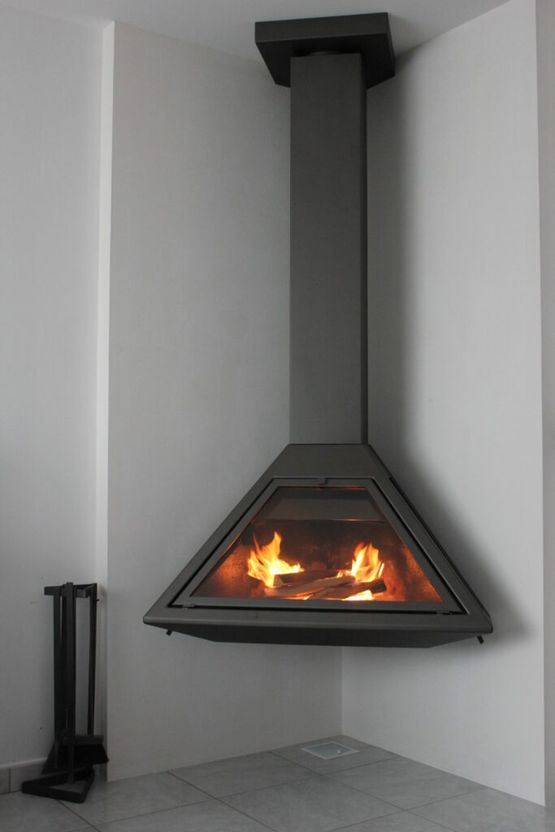 Cheminée d’angle suspendue à foyer fermé | Ibiza  - produit présenté par VYROSA