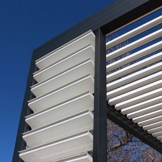  Claustra brise soleil orientable en aluminium | CLAUS-BS-ALU - Brise-soleil à lames orientables