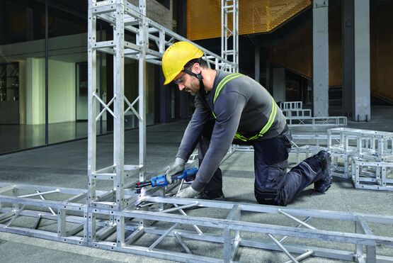 Clé à cliquet sans fil optimisée pour travail en espace contraint |GRC 18V-60