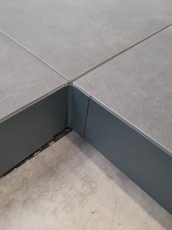  Clip de fixation pour profilés de finition clipsables  - Plots pour terrasses