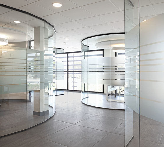 Cloison vitrée à ossature aluminium affinée | H Transparence - produit présenté par HOYEZ PARTITIONSYSTEMS