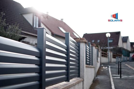  Clôture à lames persienne en aluminium | persienne - TSCHOEPPÉ