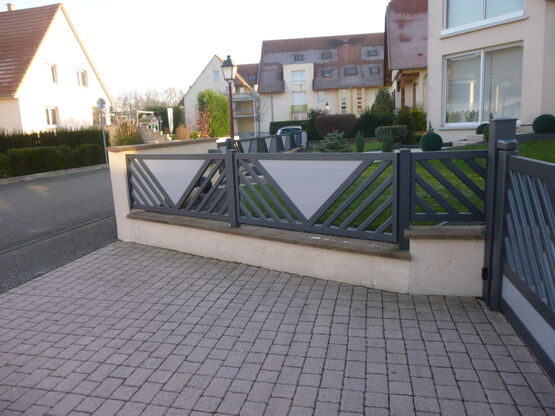 Clôture en aluminium classiques | Collection Harmonie - produit présenté par TSCHOEPPÉ