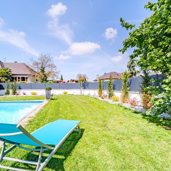  Clôture en aluminium pleine pour se protéger du vis a vis | BRIZ-ANAE - KOSTUM  MAISON CADIOU