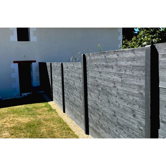 Clôture en béton simple face | BACARA - produit présenté par MEGADIS