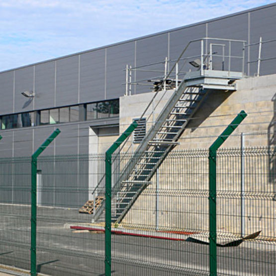  Clôture grillage en acier pour le secteur industriel | Panneau 555 - Clôture métallique