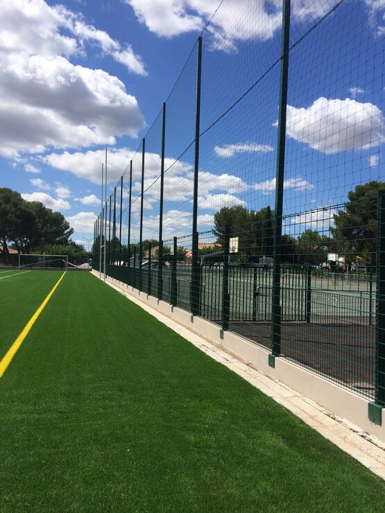 Clôture sportive I Pare-ballons avec jambe de force
