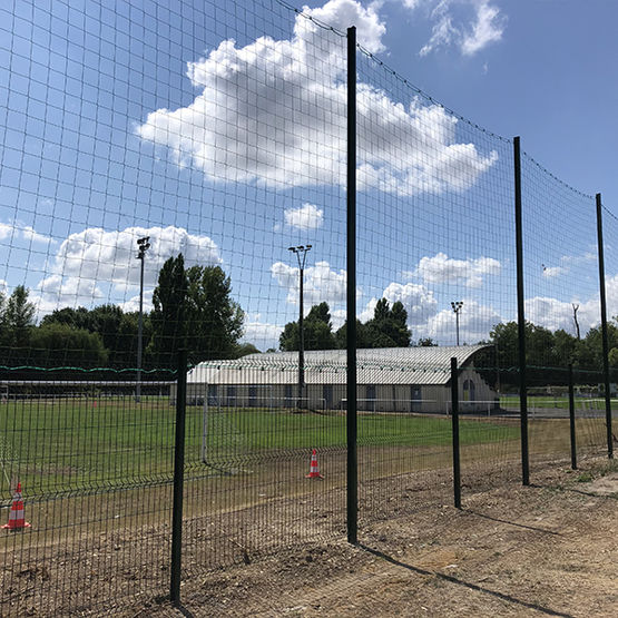 Pare-ballon pour terrain de sport