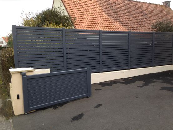  Clôtures contemporaines pour la protection des accès des maisons | CLOTURE CONTEMPORAINES - Clôture métallique