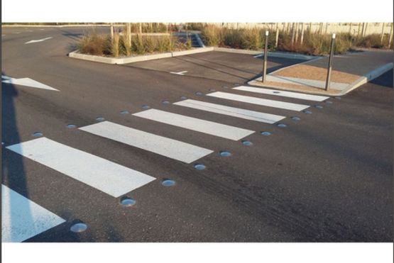 Clou de voirie en inox strillé - produit présenté par NORMEQUIP