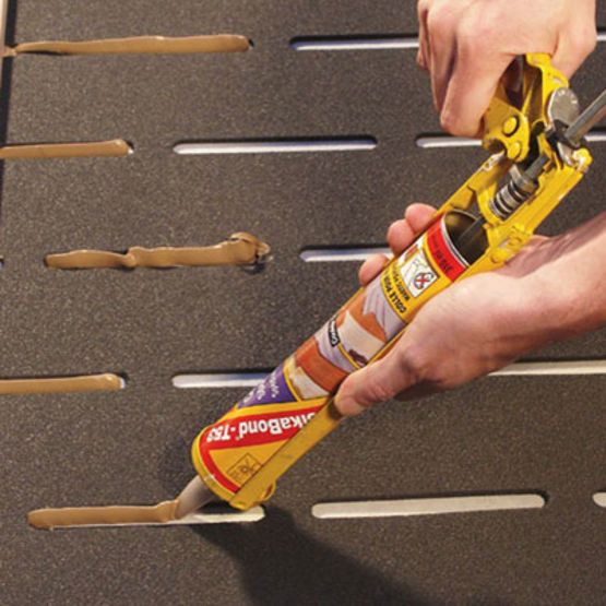 Colle polyuréthane pour parquets massifs ou contrecollés | Sikabond T53 ...