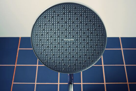  Colonne de douche  et buses flexibles à économie d'eau et débit constant | Activera - HANSGROHE