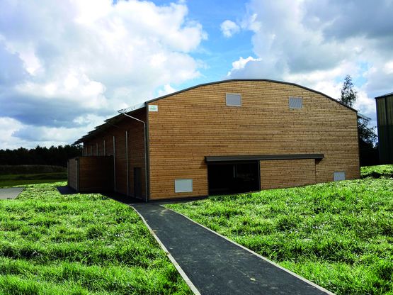  Construction espace couvert sportif et récréatif | Abrisport - Matériel pour activités sportives