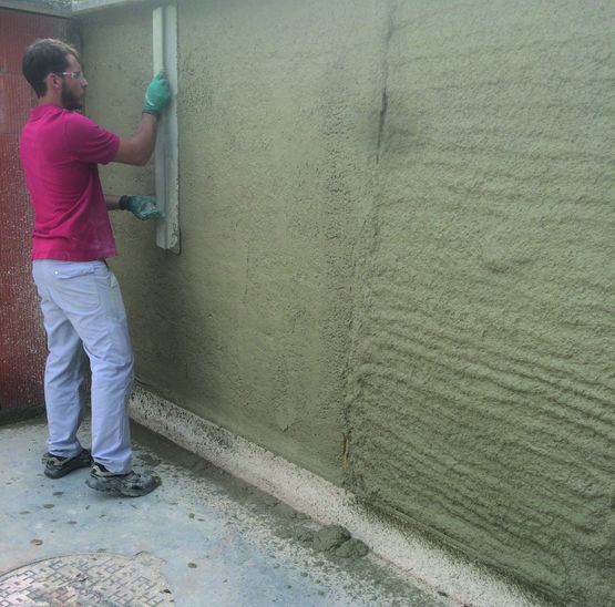 Corps d'enduit isolant chaux et chanvre projetable sur mur intérieur ou extérieur | Parnatur - PAREXLANKO (GROUPE SIKA)