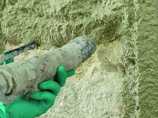 Corps d'enduit isolant chaux et chanvre projetable sur mur intérieur ou extérieur | Parnatur - Isolant pour ITE