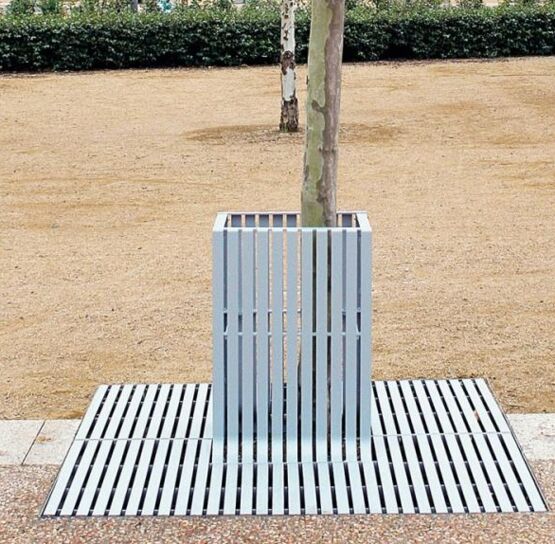  Corset d&#039;arbre en acier | Synergie - Grille d'arbre