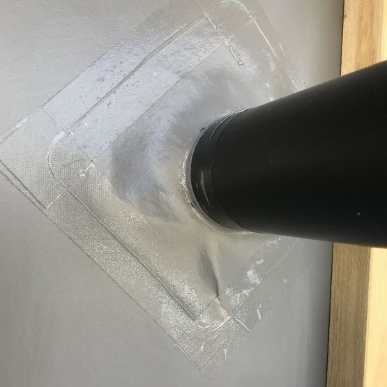 Coupe-vent coloré pour façades à joints ouverts - produit présenté par AMPACK