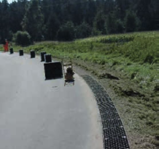 Dalle à gravier pour consolidation des accotements de voirie | RoadEdgePave  - produit présenté par DUPERRET DISTRIBUTION SARL