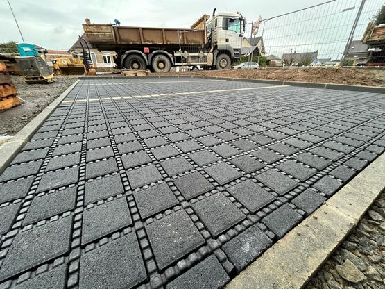  Dalle carrossable VALISOL PAVE pour drainage avec pavés et végétalisation des sols urbains - VALISOL