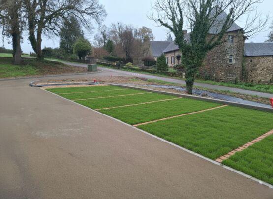  Dalle carrossable VALISOL PAVE pour drainage avec pavés et végétalisation des sols urbains - Modules pour la filtration ou la rétention des eaux pluviales