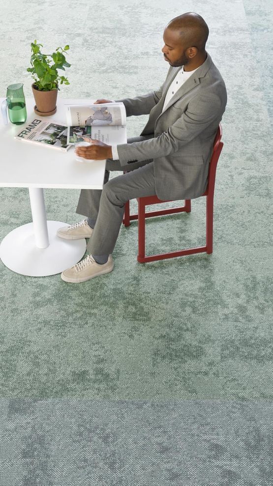 Dalle de moquette textile 100 % recyclable aspect texturé brut | DESSO GREZZO - Moquettes en dalles