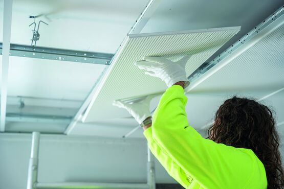  Dalle de plafond en plâtre acoustique perforée et démontable | Visona Unity 3 - KNAUF