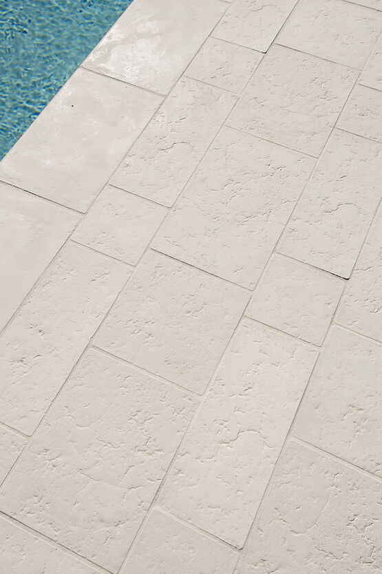  Dalle en pierre reconstituée pour espaces extérieurs | Gamme Intemporelle - Dalles pour jardin et terrasse