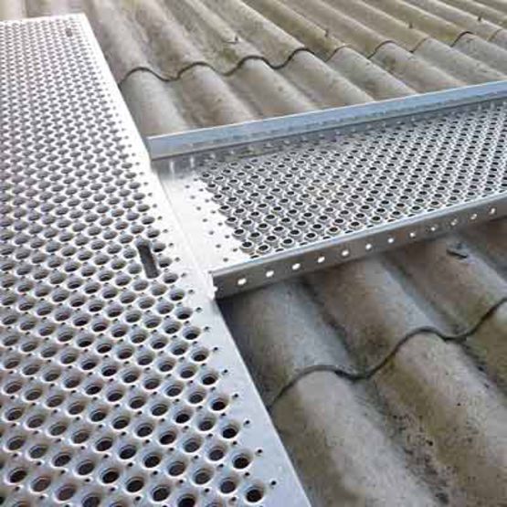  Dispositif haute sécurité de circulation sur toitures fragiles | Couvrazed - Lignes de vie