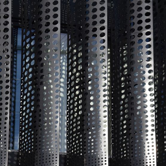  DucoSun Wing | Brise-soleil à lames en forme d'aile - DUCO VENTILATION & SUN CONTROL