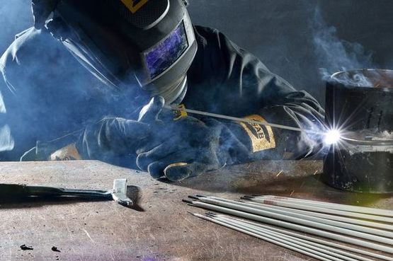 Electrode de soudage enrobée basique | OK 55.00 - produit présenté par ESAB FRANCE