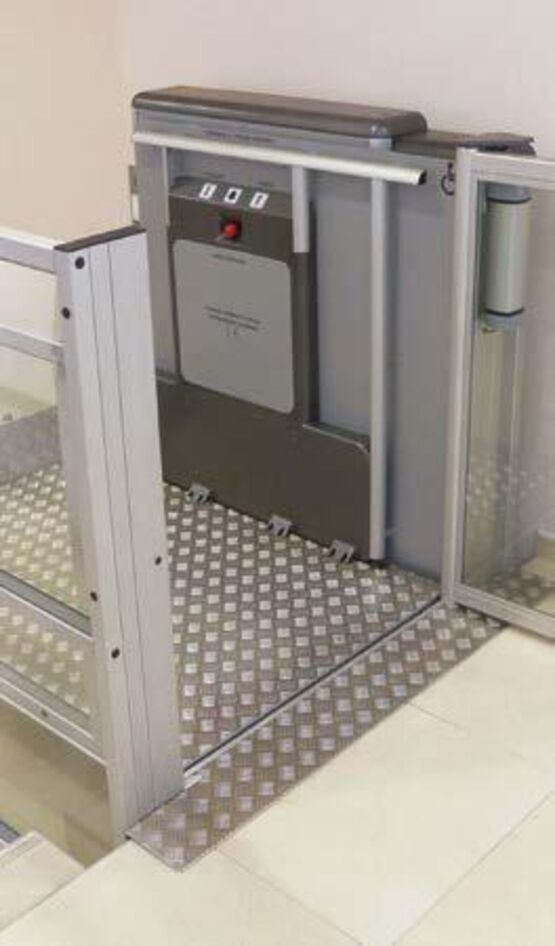 Élévateur PMR | IZY à vis sans fin en aluminium Etna France - produit présenté par ETNA FRANCE