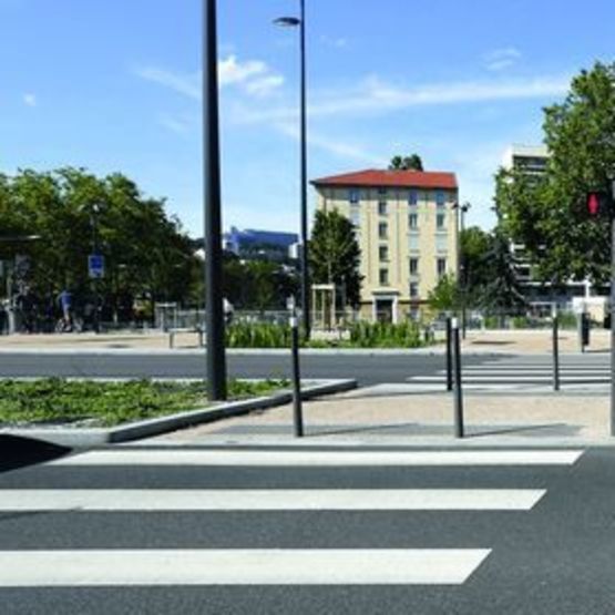 Enduit à froid bi-composant blanc pour marquages urbains | NACRE - produit présenté par AXIMUM