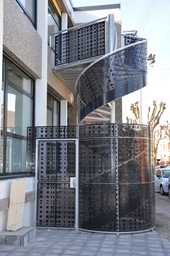  Escalier de sécurité métallique pour l&#039;extérieur | Escalier Cage TP - Escalier en métal